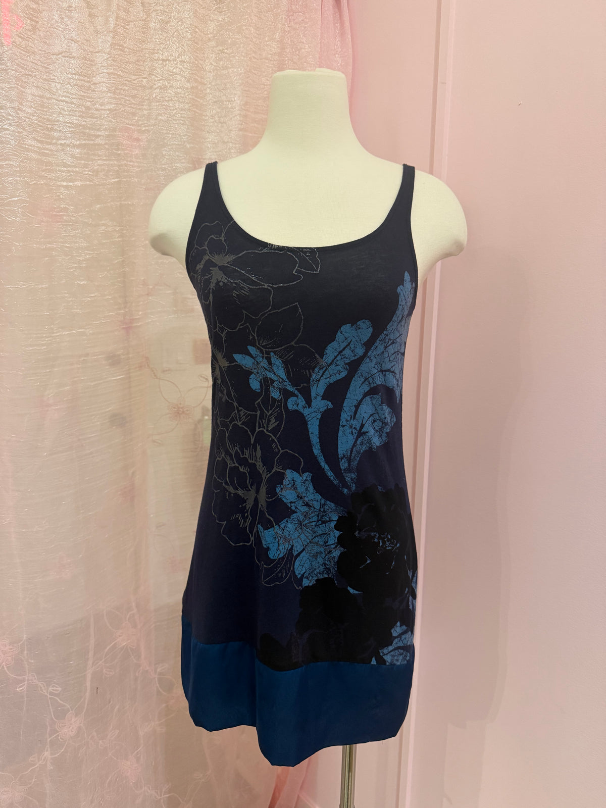 "Express" Floral Scoop Neck Dress - Small