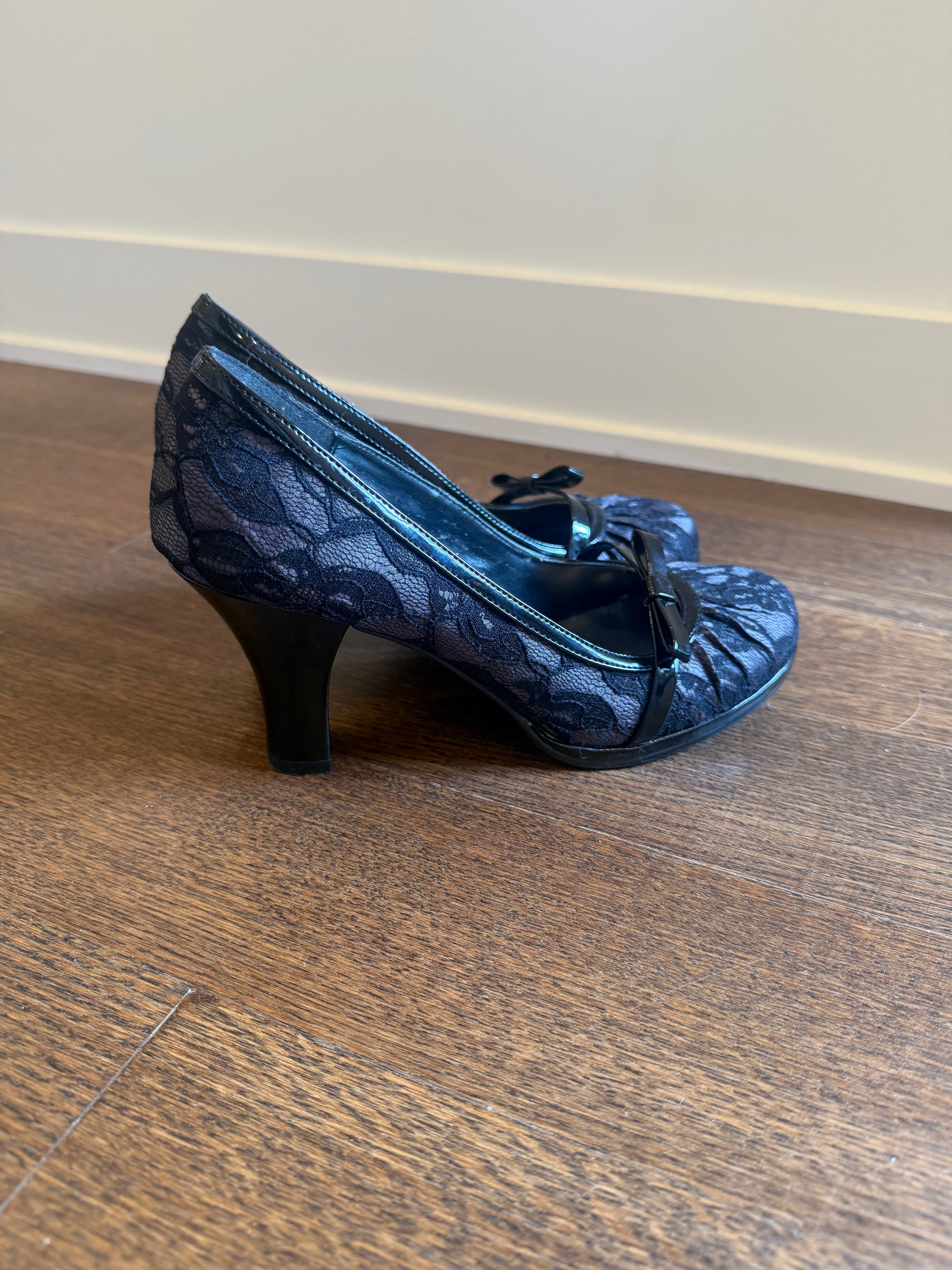 "So" Lace Maryjane Heel - 7.5
