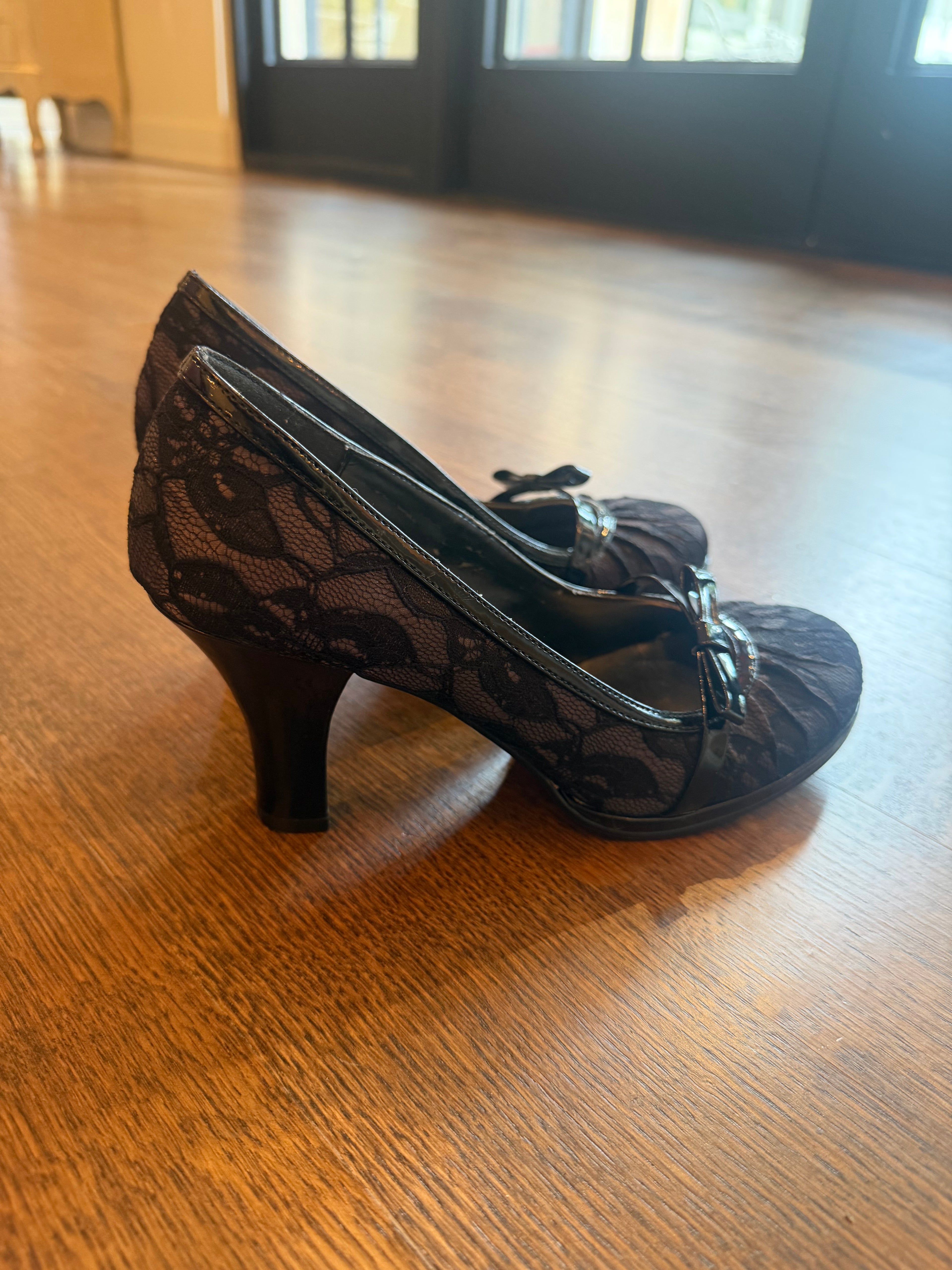 "So" Lace Maryjane Heel - 7.5