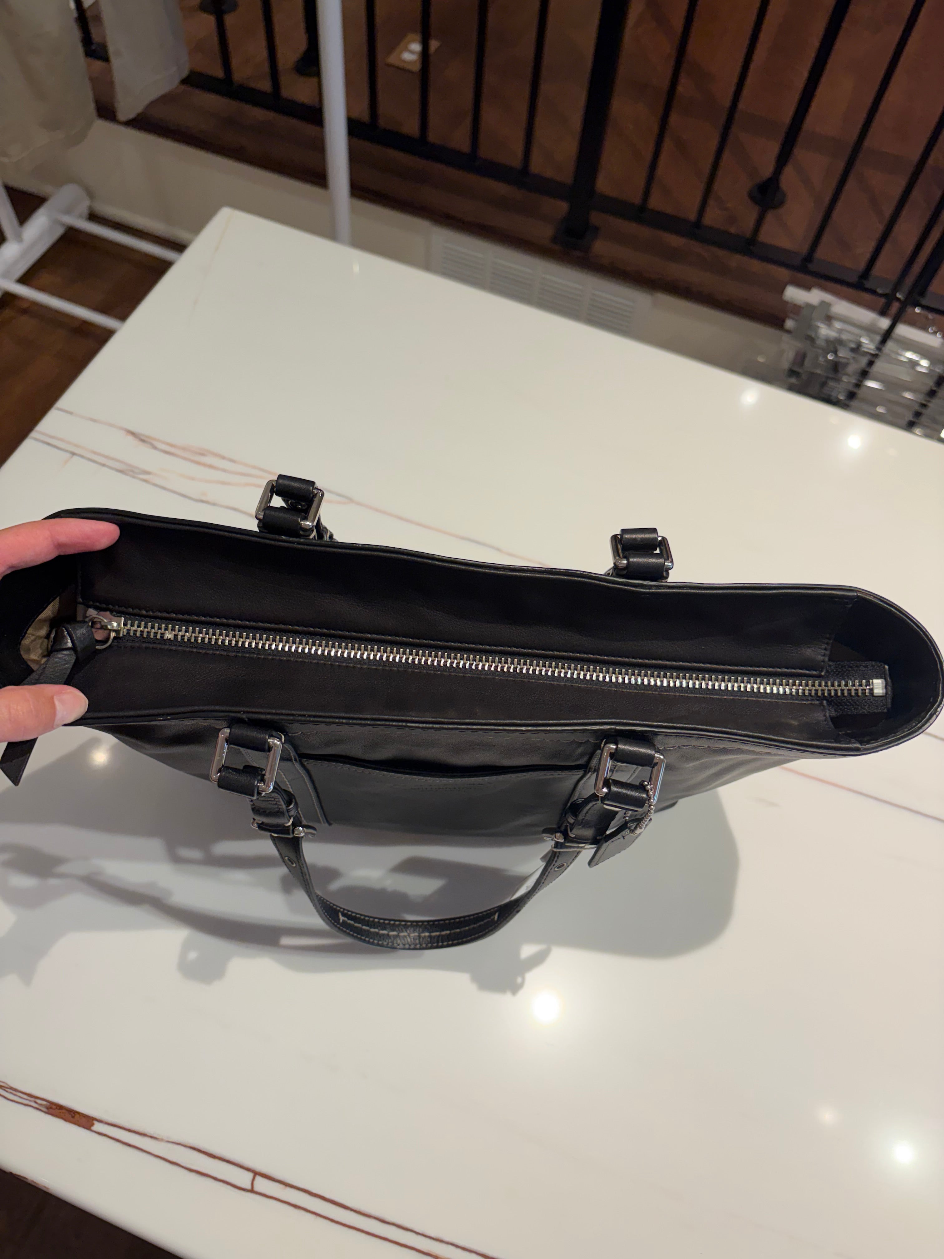 Coach 2008 East West Gallery Large Tote