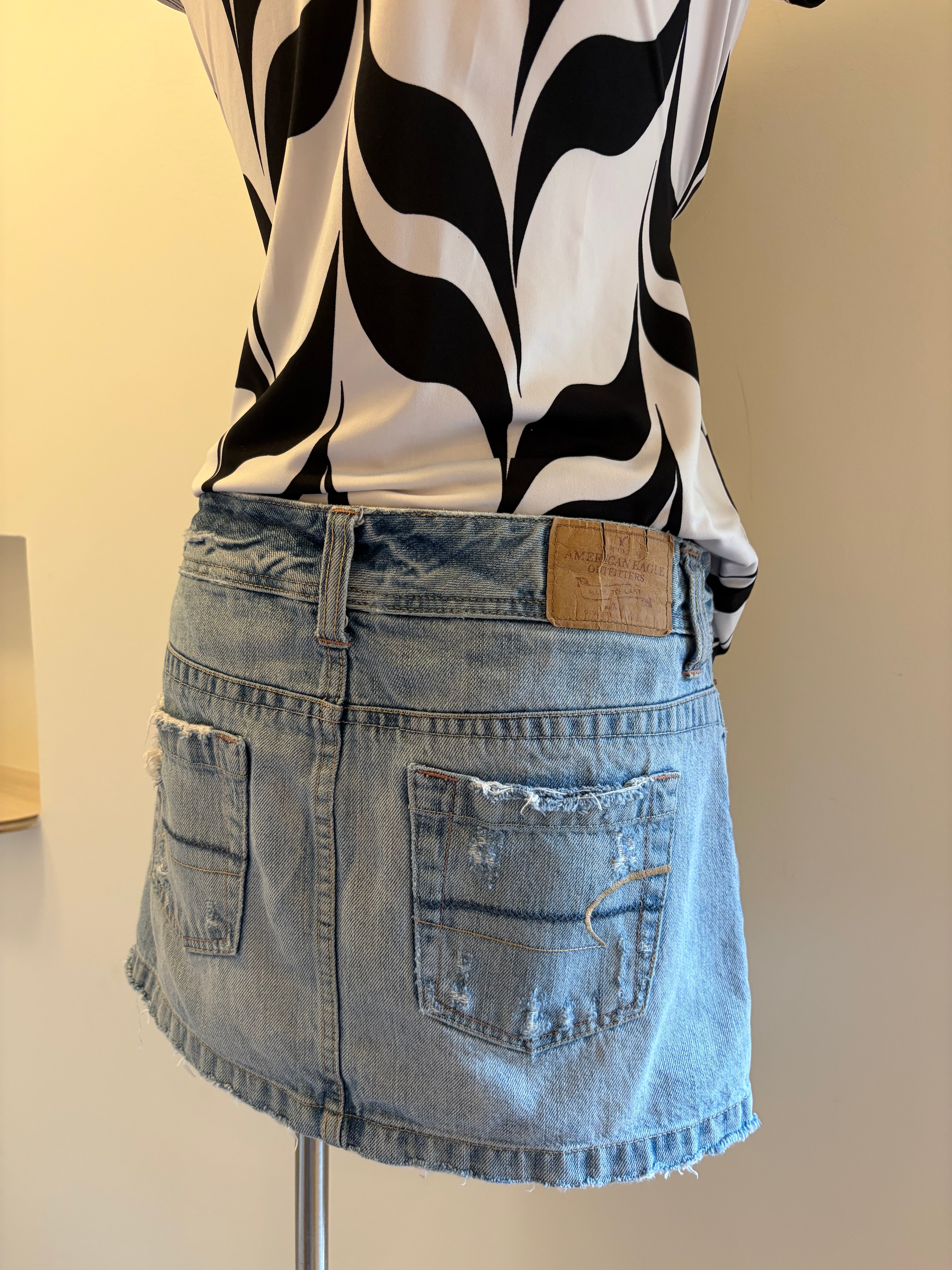 American Eagle Mini Jean Skirt - Size 4