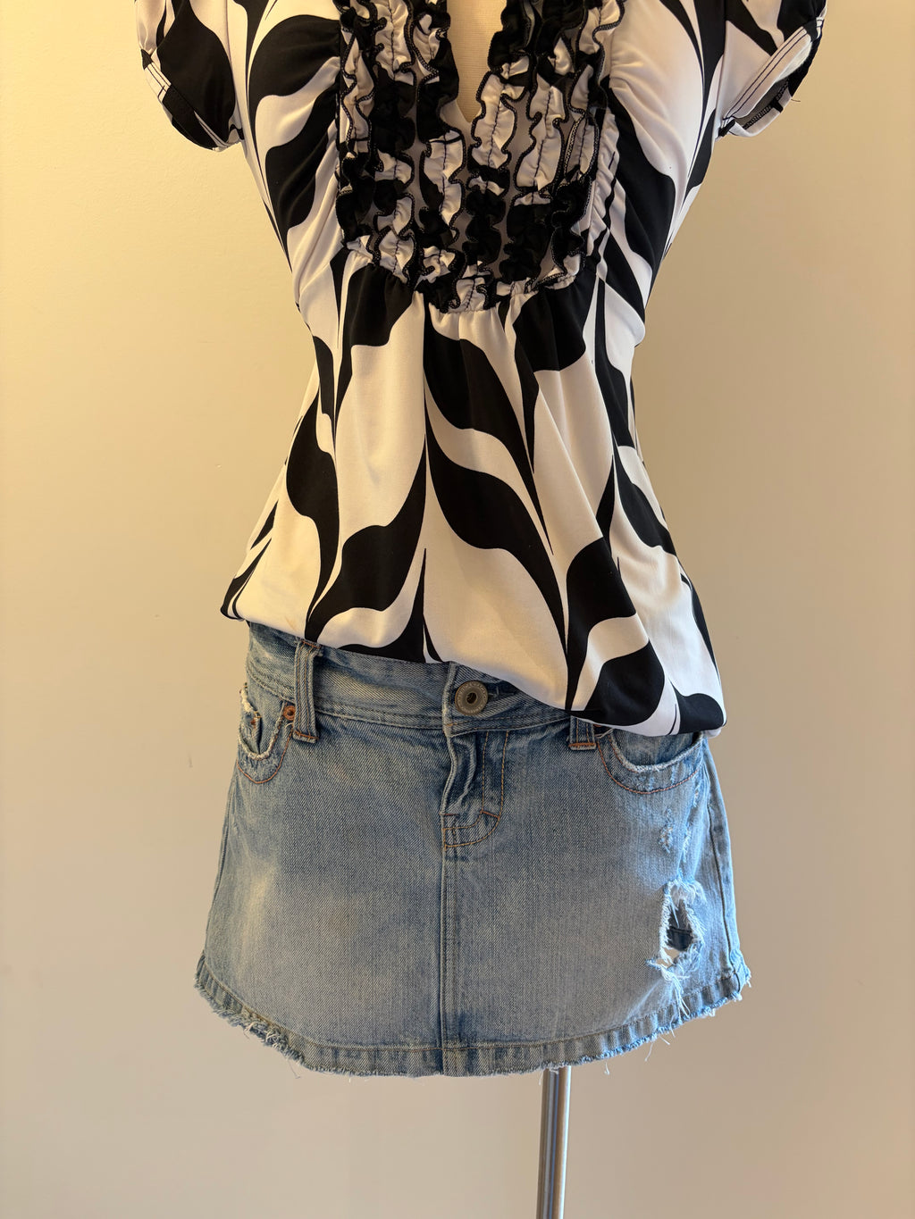 American Eagle Mini Jean Skirt - Size 4