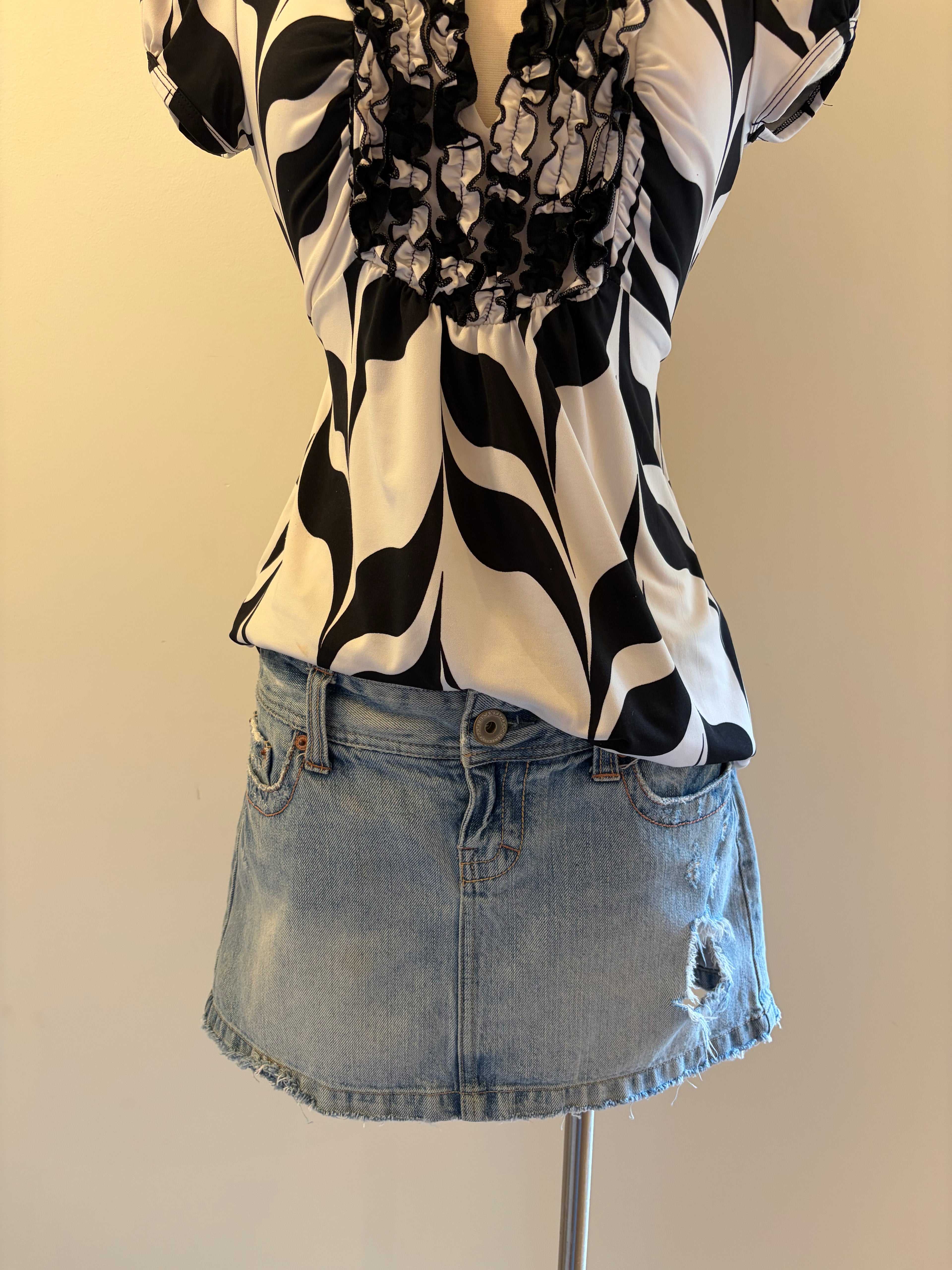 American Eagle Mini Jean Skirt - Size 4