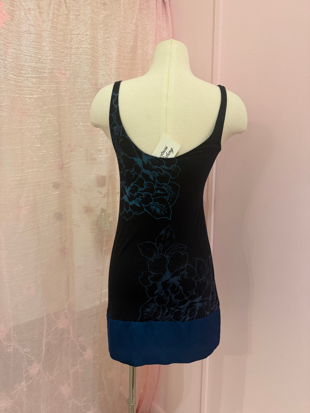 "Express" Floral Scoop Neck Dress - Small