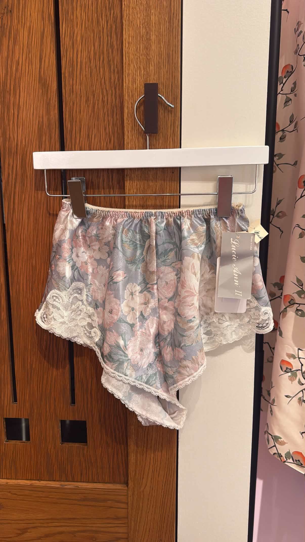 NWT Vintage Sleep Short - Medium
