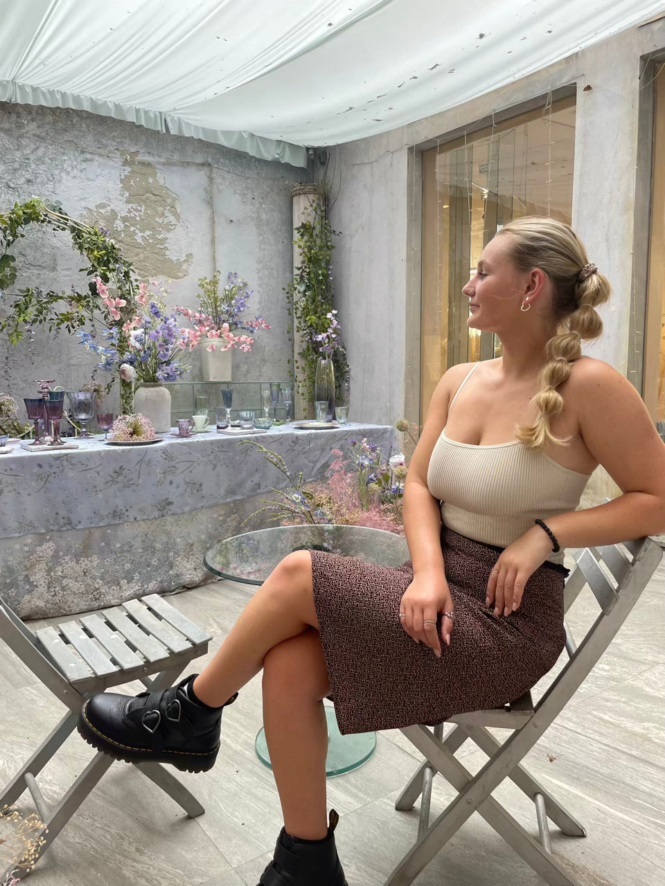 Black & Pink Knee Length Midi Skirt - Medium